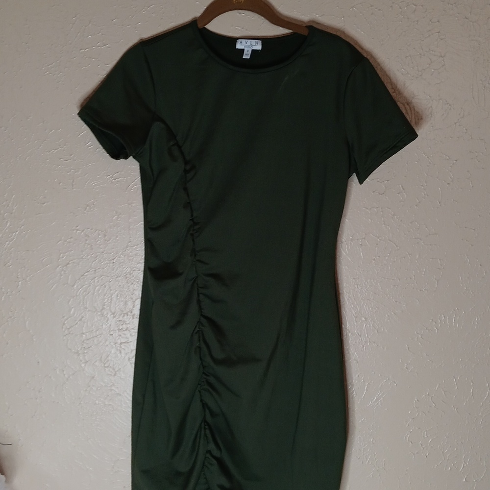 AVLN studio women's dress size 8 GREEN (new) beautiful 💕